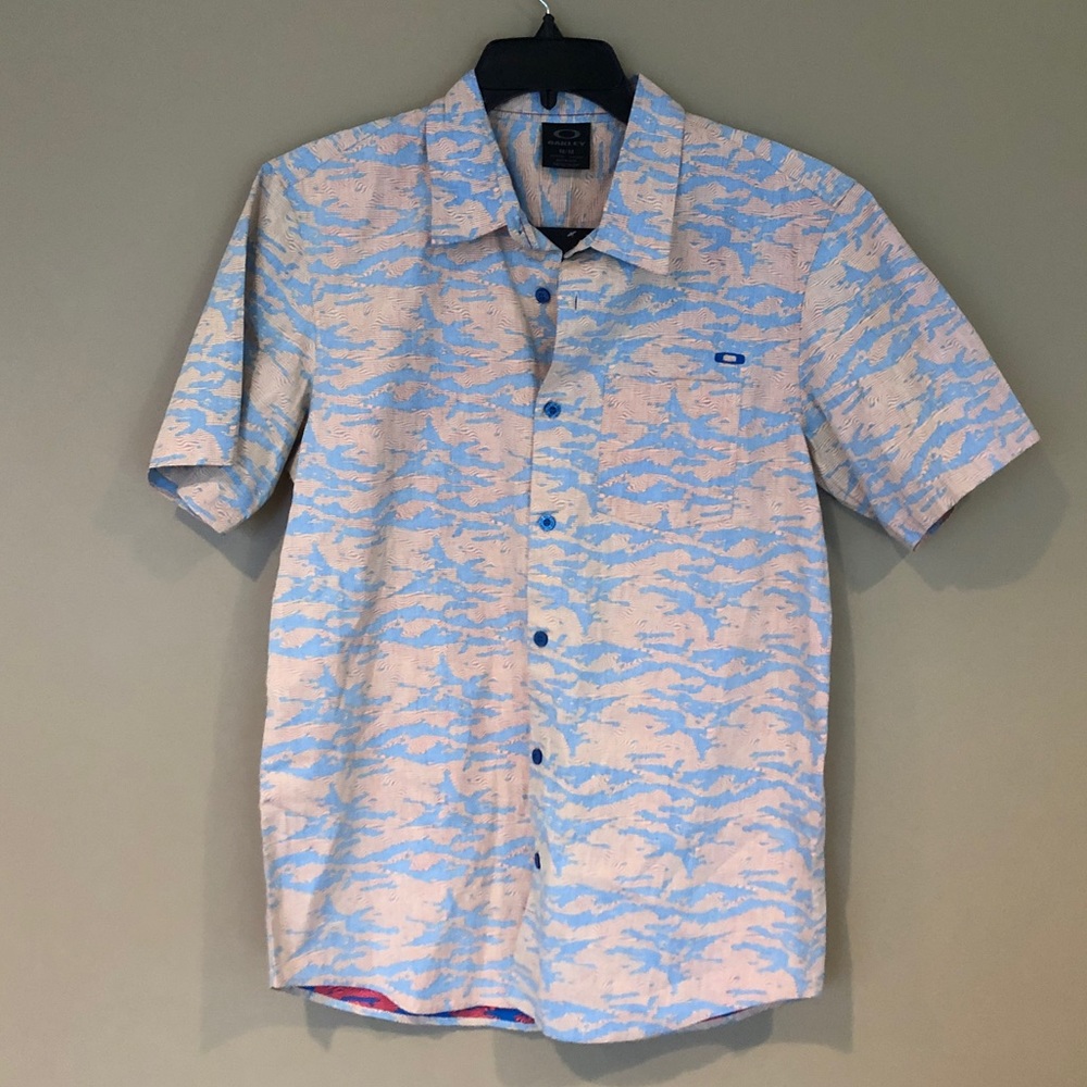 Men’s Oakley short sleeve button down